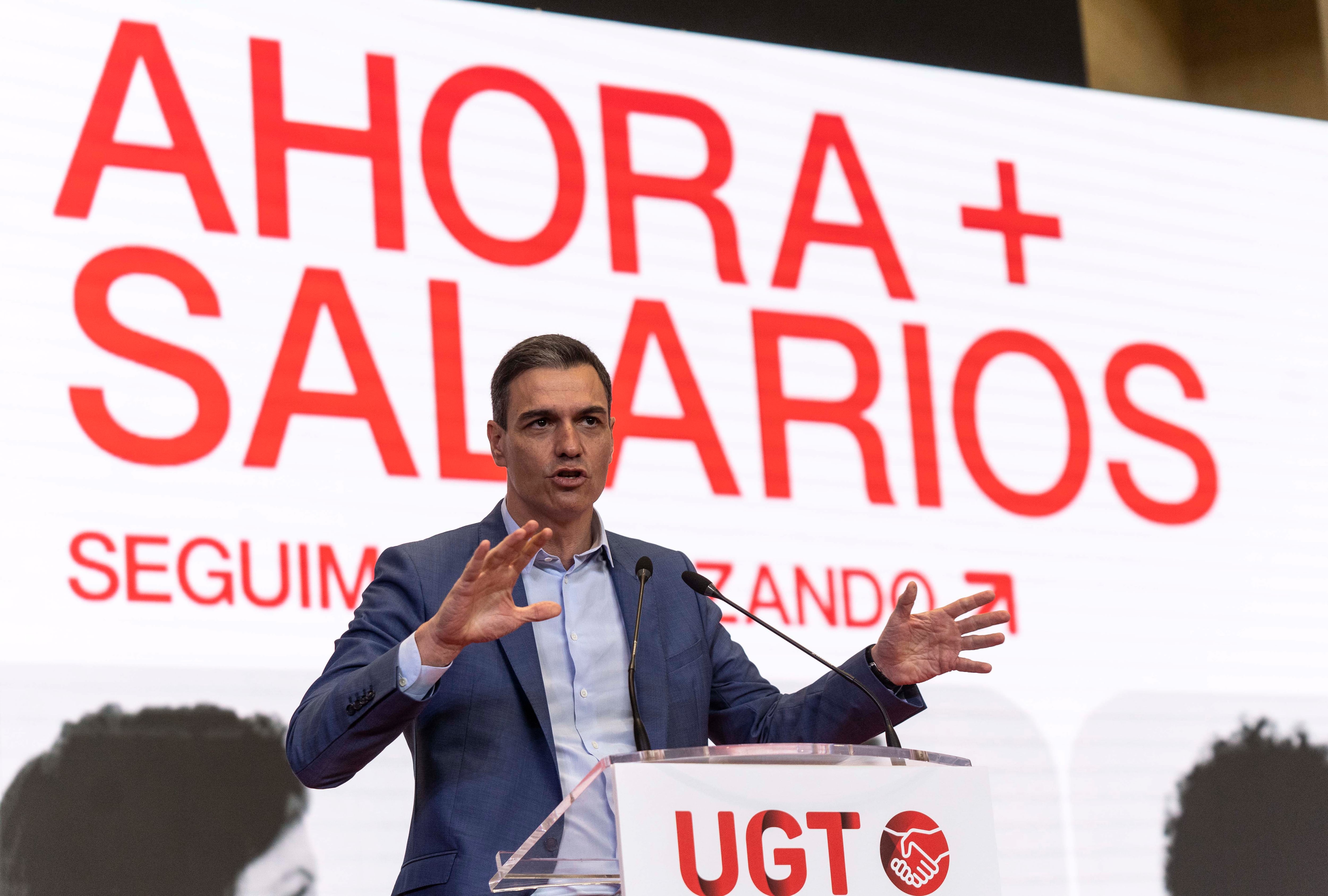 CÓRDOBA, 06/04/2022.- El presidente del gobierno de España, Pedro Sánchez, durante su intervención en la reunión que la Asamblea Confederal de este sindicato celebra hoy en Córdoba, que clausurará el presidente del Gobierno, Pedro Sánchez, y a la que asisten 2.000 cuadros de UGT. EFE/ Rafa Alcaide
