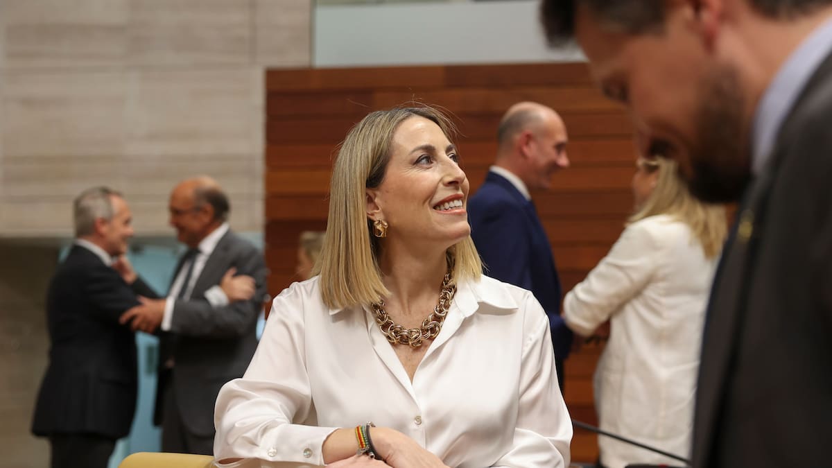 María Guardiola defiende su segundo intento de investidura con la previsión de ser nombrada presidenta