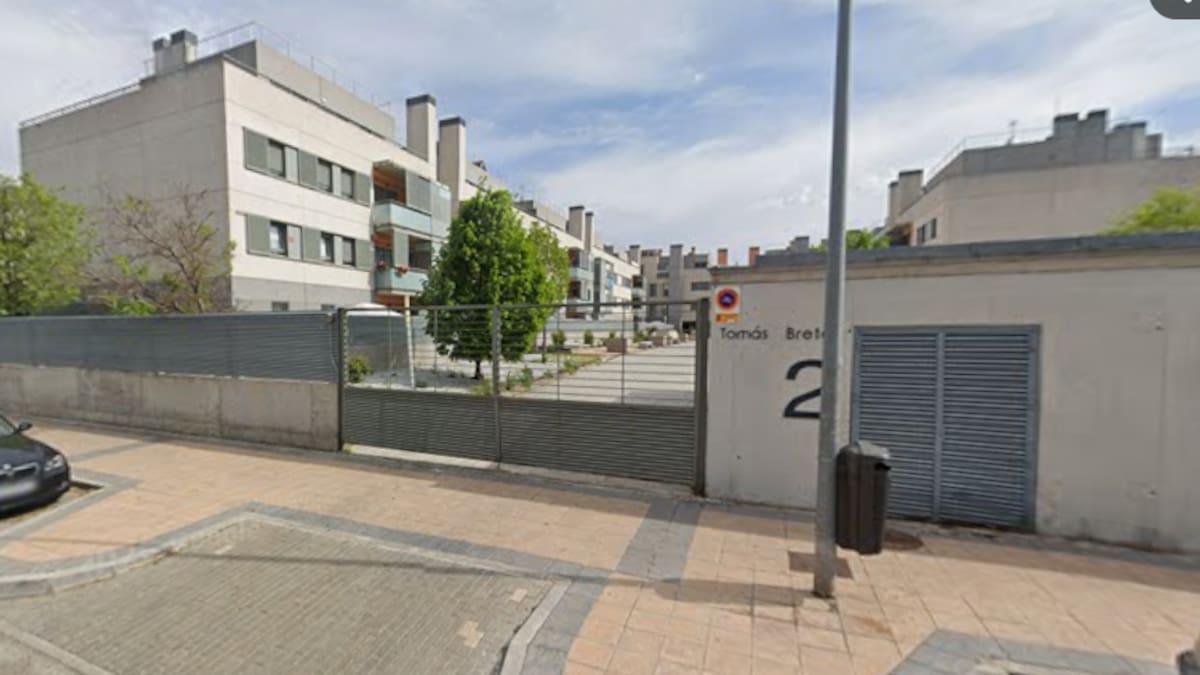 Vecinos de Pinto se manifiestan en Colón contra la decisión de un fondo de inversión de echarles de sus casas