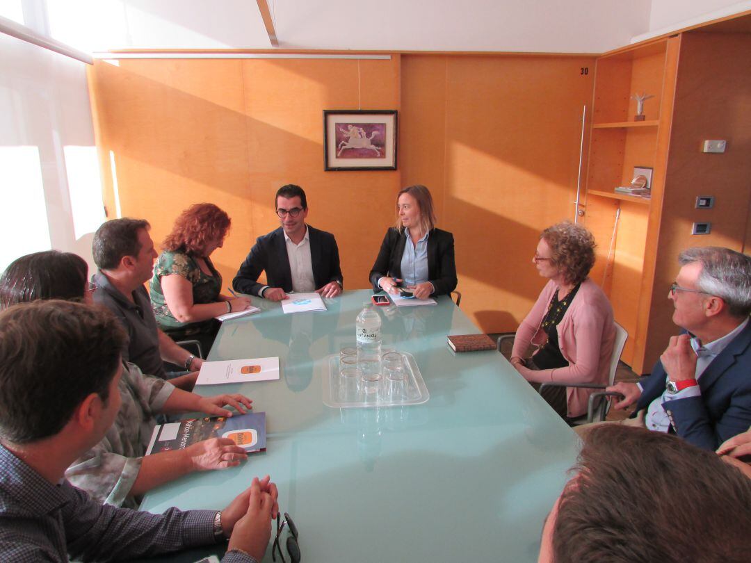 Miquel Company s'ha trobat amb els responsables dels sectors més afectats per la nova política aranzel·lària dels EEUU.