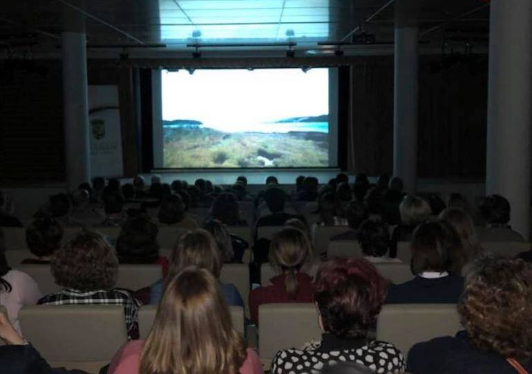 La sala cultural Alfonsa de la Torre de Cuéllar acoge la proyección de una película