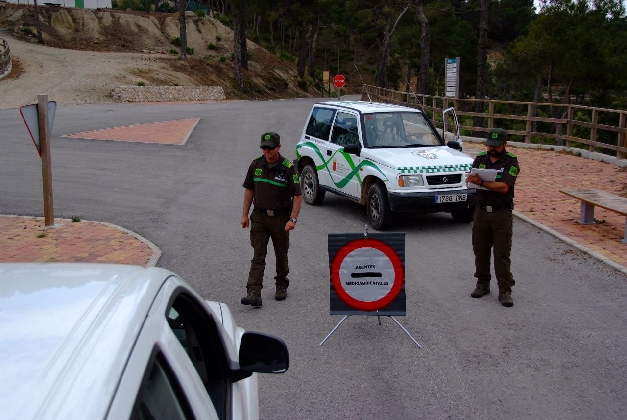 Imagen de uno de los controles establecidos recientemente por el alto riesgo de incendio debido al calor extremo.