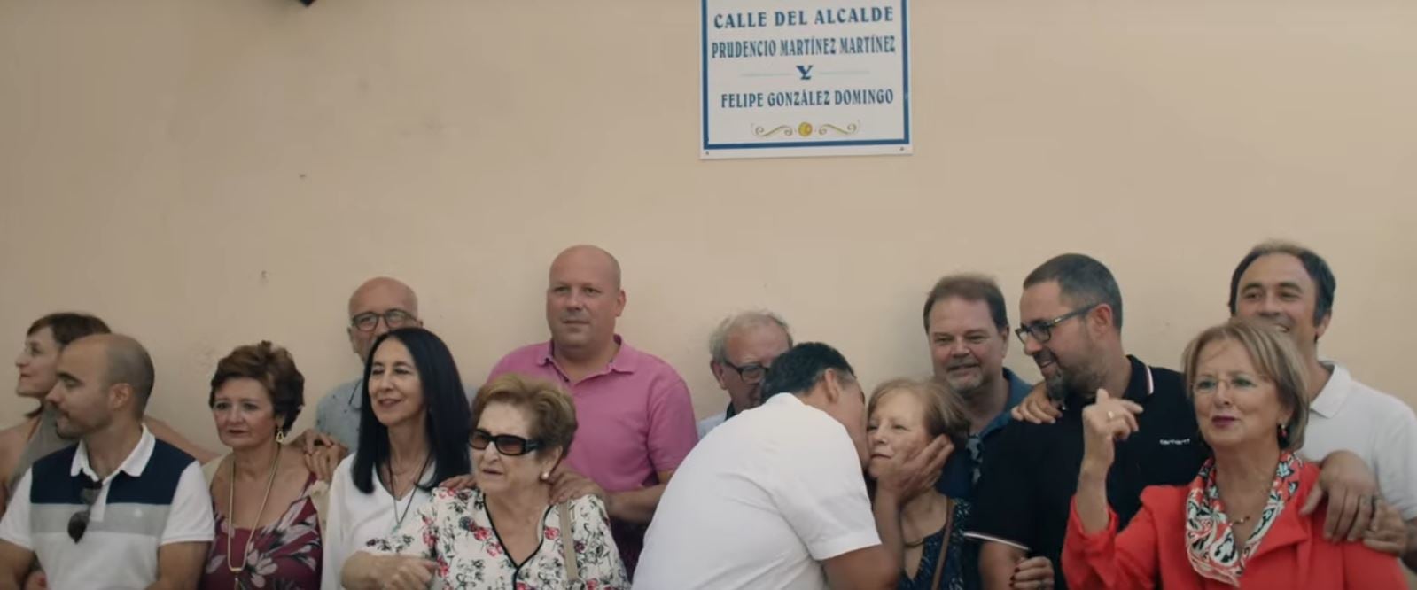 Acto de inauguración de la calle que recuerda a Prudencio Martínez y Felipe González en Tragacete celebrado en agosto de 2019.