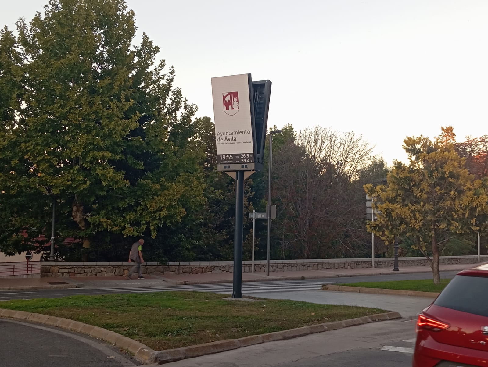 Pantalla en la Avenida de Madrid