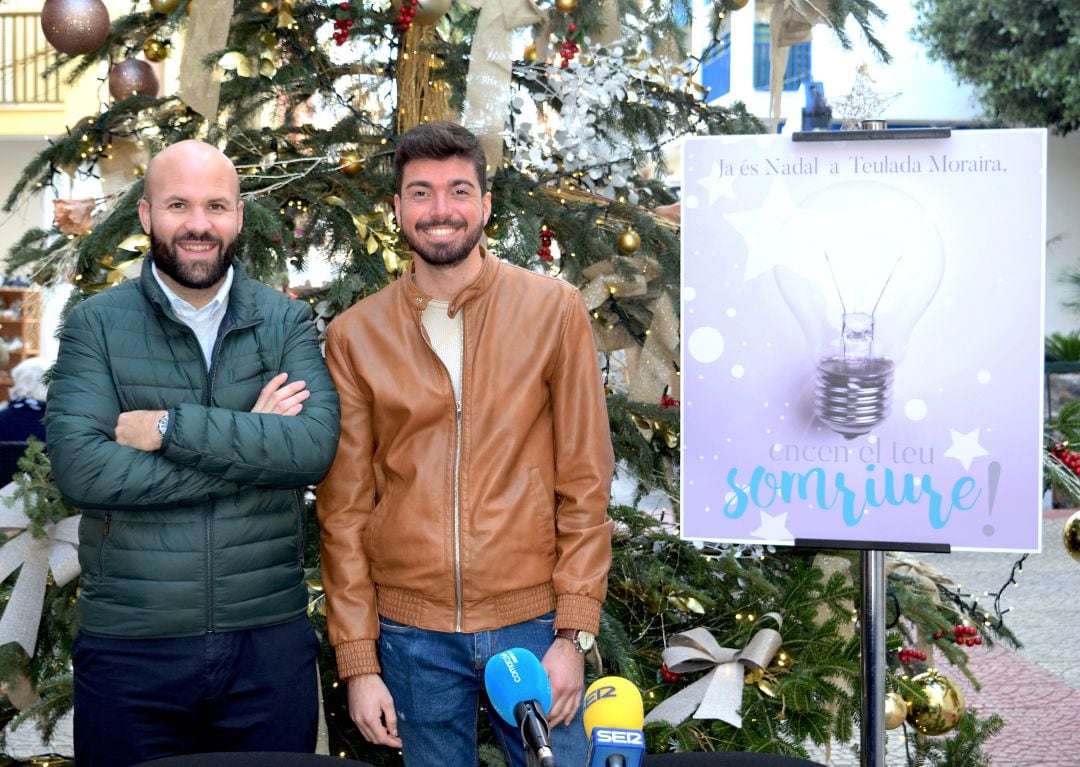 Carlos Linares, alcalde de Teulada, y Daniel Ibanco, concejal de Juventud.