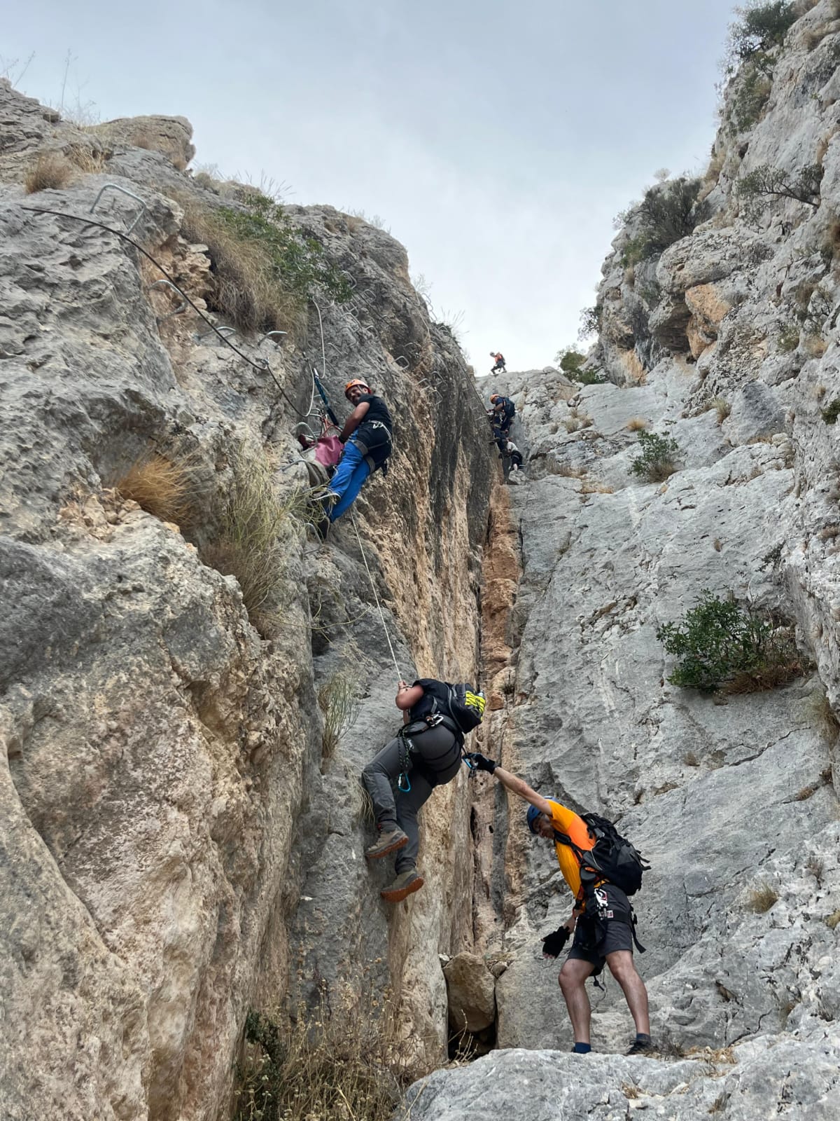 Otro de los tramos de la Vía Ferrata 'Al Manzur'