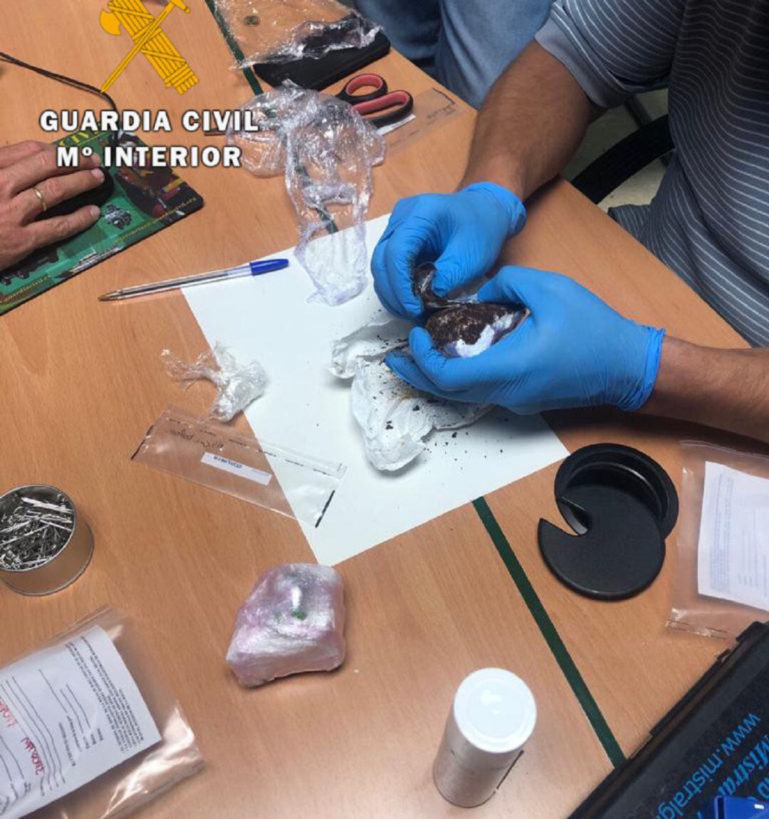 En los registros practicados se incautaron 245 gramos de de cocaína en roca de gran pureza   