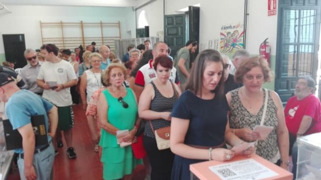 Colas en el CEIP San Lorenzo.