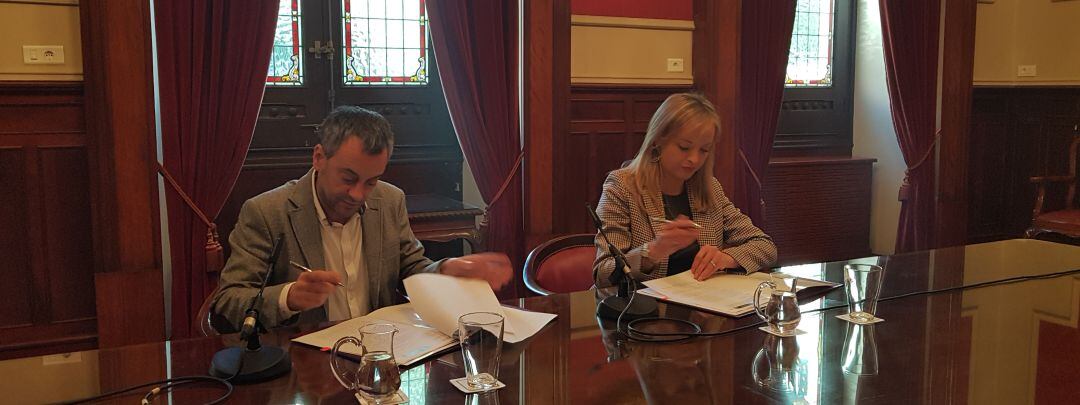 El concello de A Coruña ha firmado la cesión de la parcela ubicada en el parque de Eirís a la Xunta de Galicia