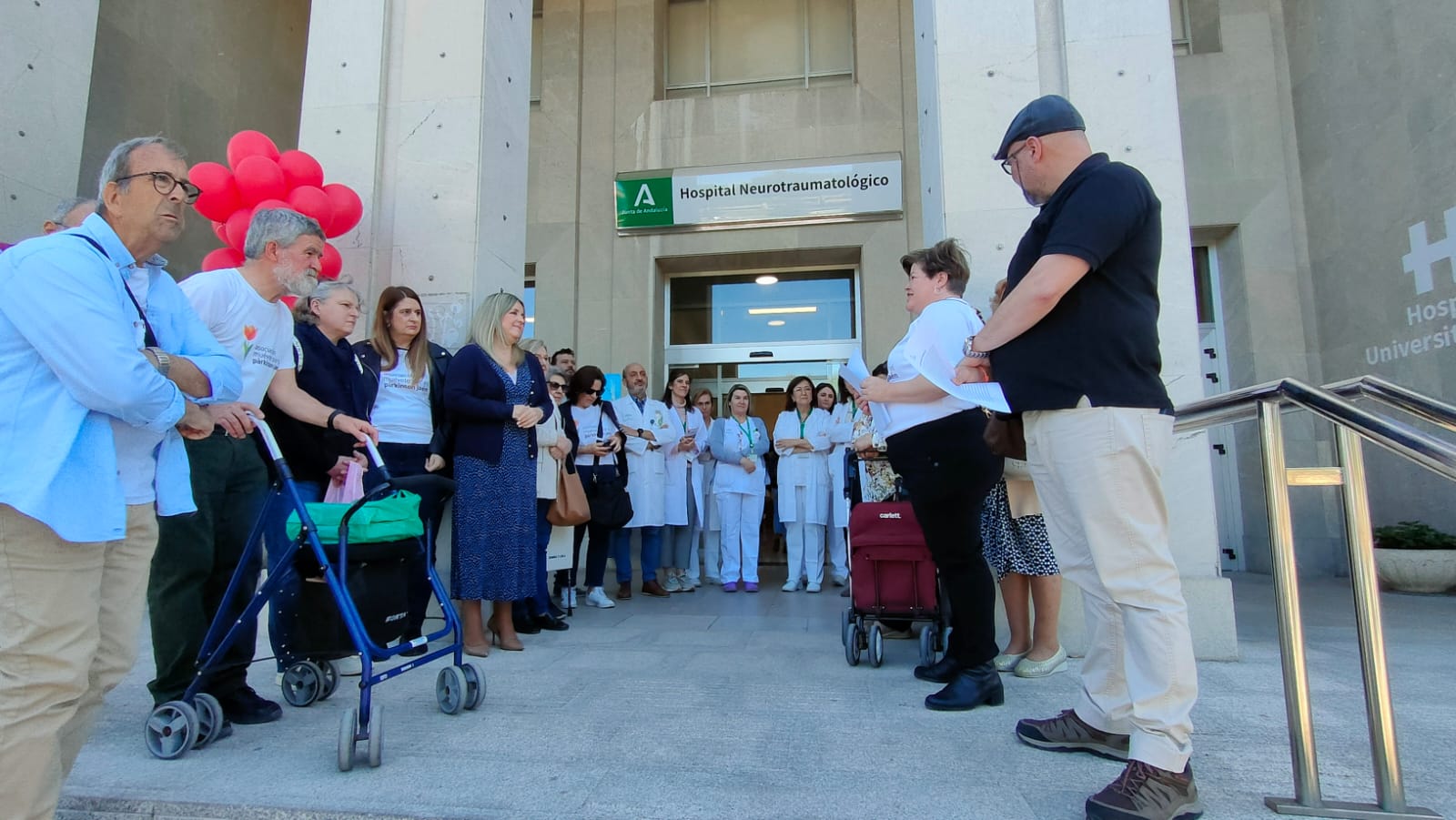 La Asociación Muévete por el Parkinson de Jaén y provincia conmemora en el Hospital Neurotraumatológico el Día Mundial del Parkinson.