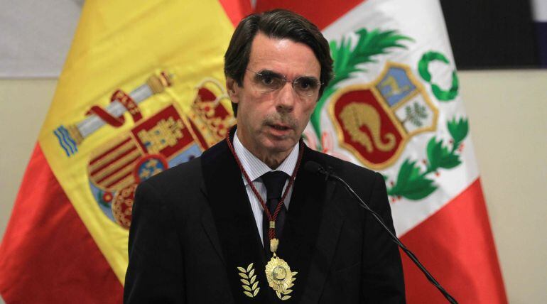 El exjefe del Ejecutivo español José María Aznar pronuncia un discurso tras recibir la Distinción y Medalla a los Valores Democráticos &quot;Fernando Belaunde Terry&quot;.