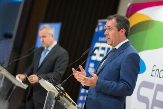 El alcalde Juan Espadas durante su ponencia