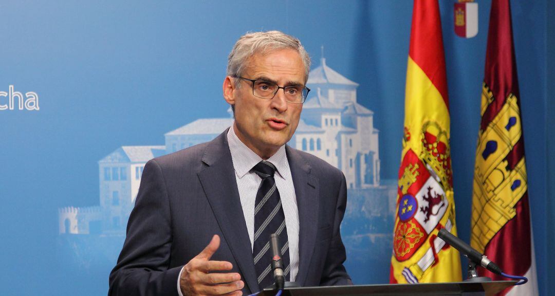 José Martínez, Fiscal Superior de Castilla-La Mancha, en una imagen de archivo durante una rueda de prensa en las Cortes Regionales