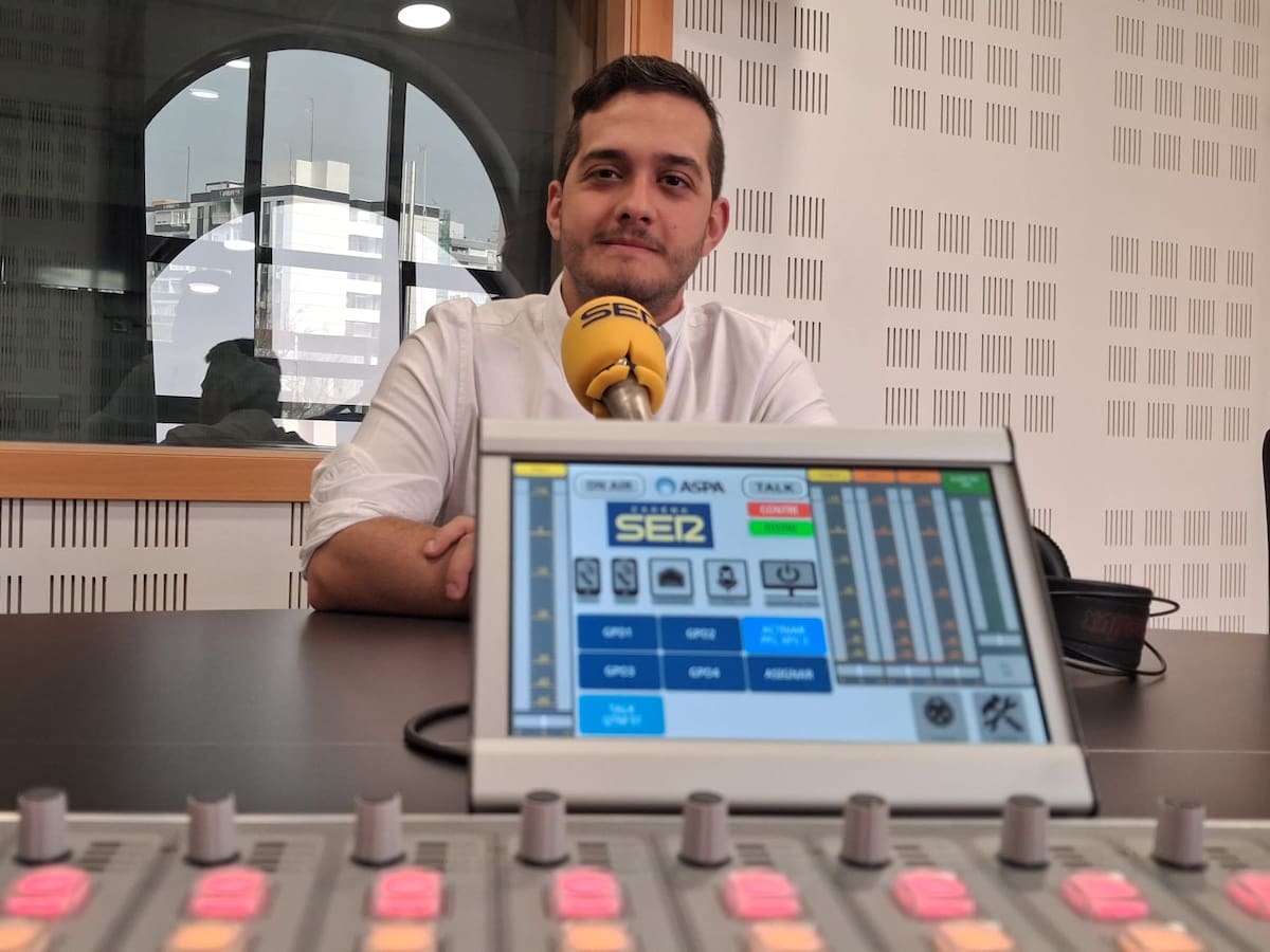 Alex, el joven que recupera las ‘Memorias de Fuenlabrada’