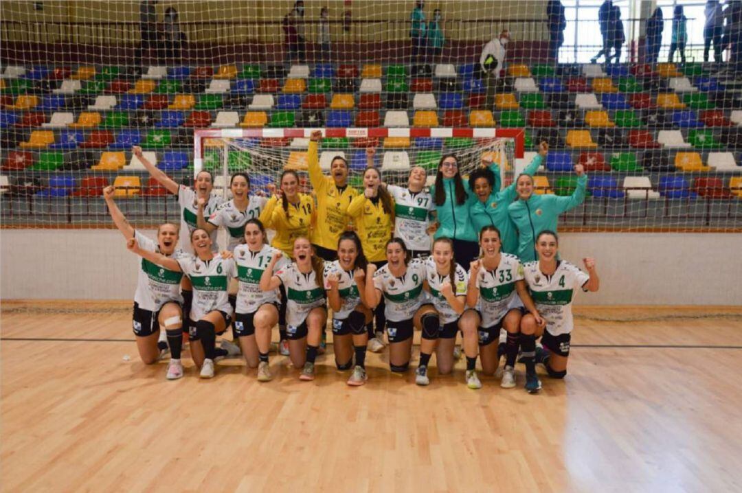 Las jugadoras del Elche celebran el pase a la 2ª ronda de la European Cup 