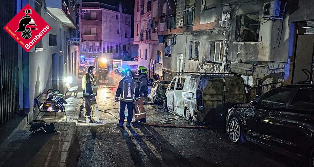 Vehículos afectados por el incendio