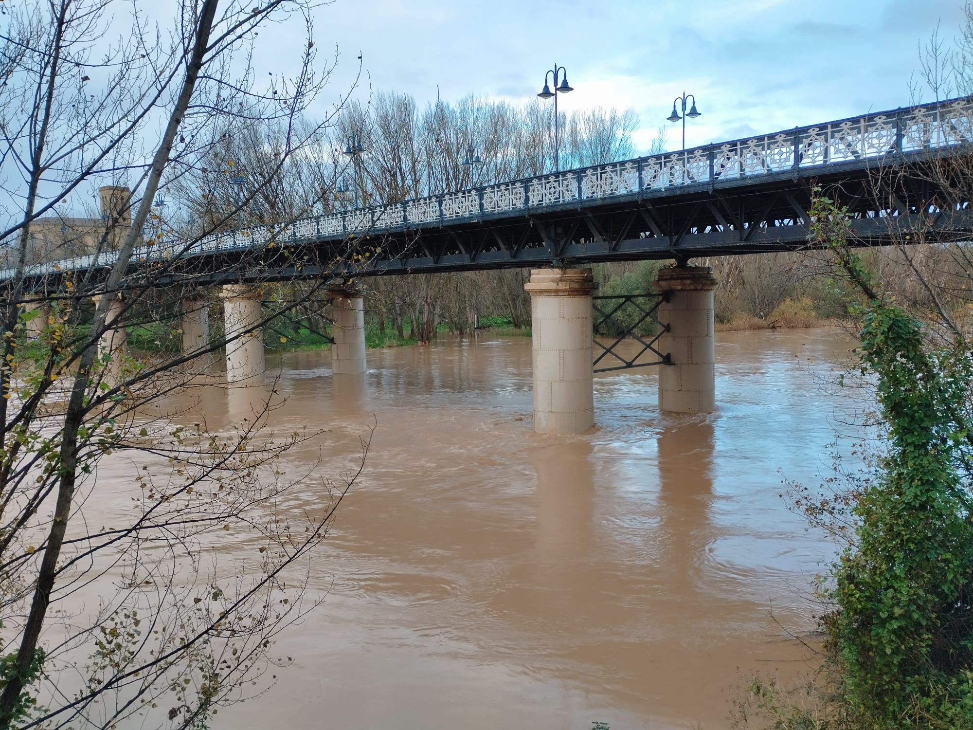 Río Ebro a su paso por Logroño