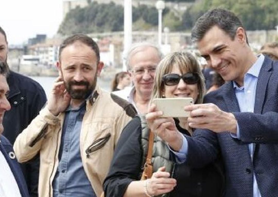 Denis Itxaso en una imagen de archivo durante una visita del presidente del Gobierno a San Sebastián 