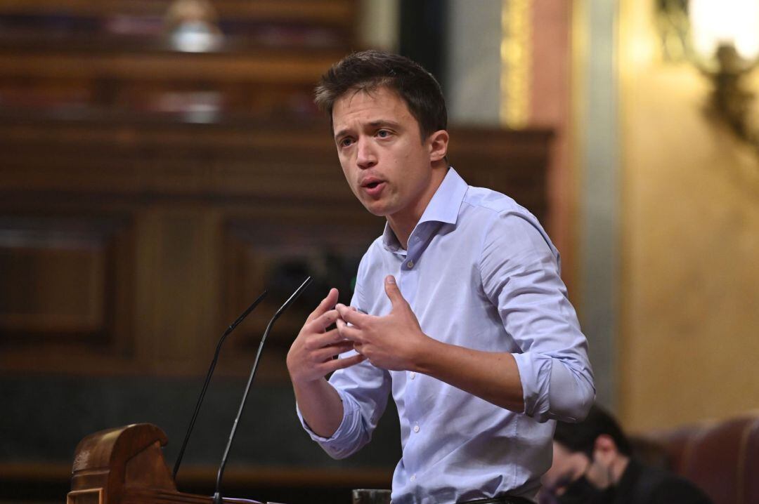 El portavoz de Más País en el Congreso, Íñigo Errejón, interviene en el pleno del Congreso, este martes en la Cámara Baja