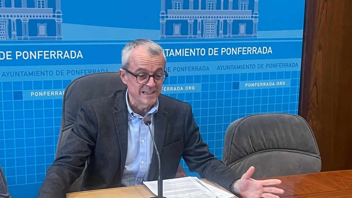Moreno justifica el crédito extraordinario de 1,6 millones de euros y advierte que no podrá subvencionar a asociaciones si no sale adelante en pleno