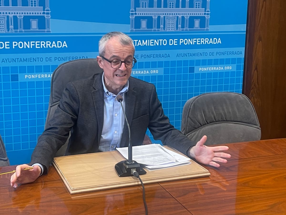 Moreno justifica el crédito extraordinario de 1,6 millones de euros y advierte que no podrá subvencionar a asociaciones si no sale adelante en pleno