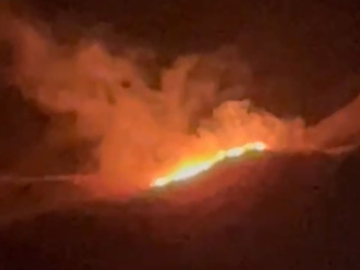 Preocupación por un incendio en una zona de alto valor ecológico entre Cabo Tiñoso y la Sierra de la Muela