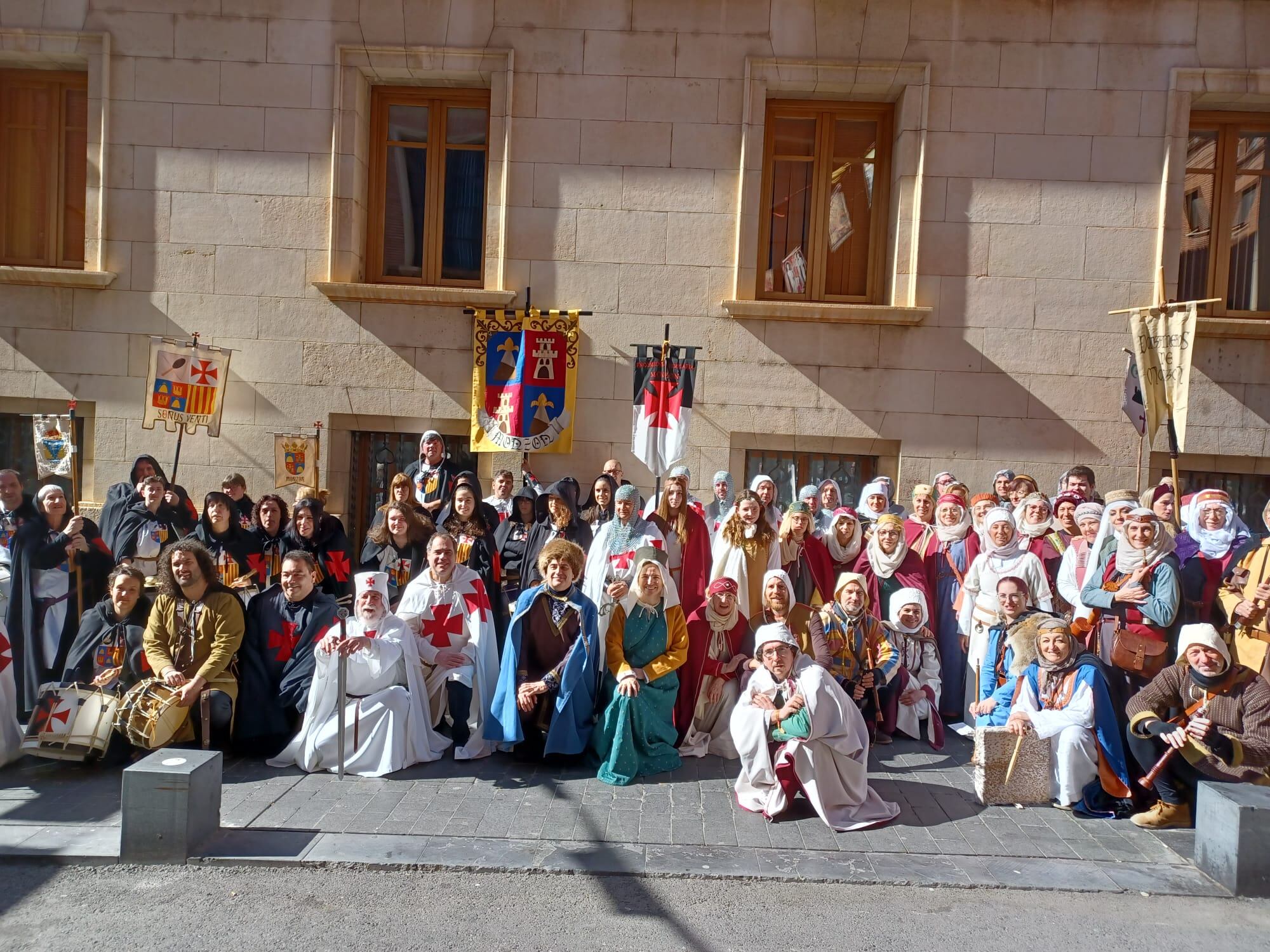 Durante el fin de semana una delegación de Monzón ha participado en los actos de Las Bodas de Isabel de Segura.