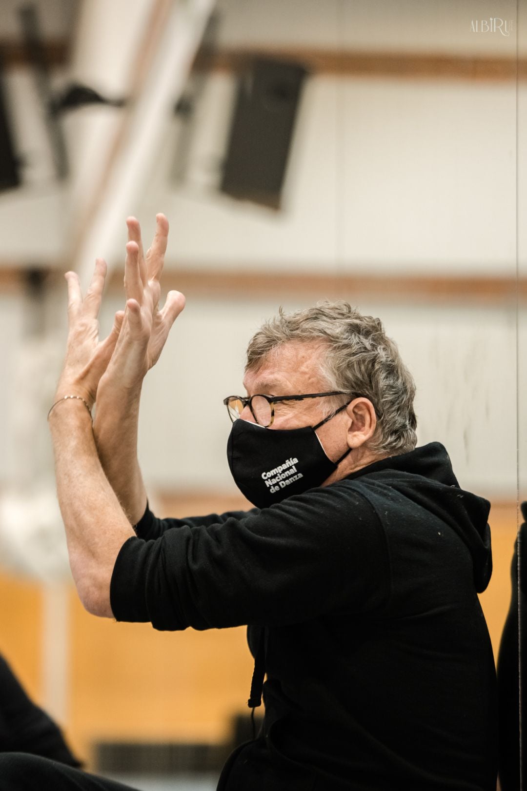 Nacho Duato durante los ensayos de la coreografía &#039;Morgen&#039; que se estrenará en el Palacio de Festivales.