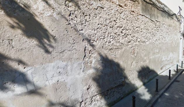 Muro donde se ha realizado el grafiti de la comparsa de Juan Carlos Aragón