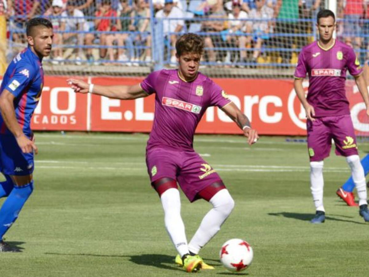 El Efesé sueña con la remontada y el ascenso en un Cartagonova que rozará el lleno