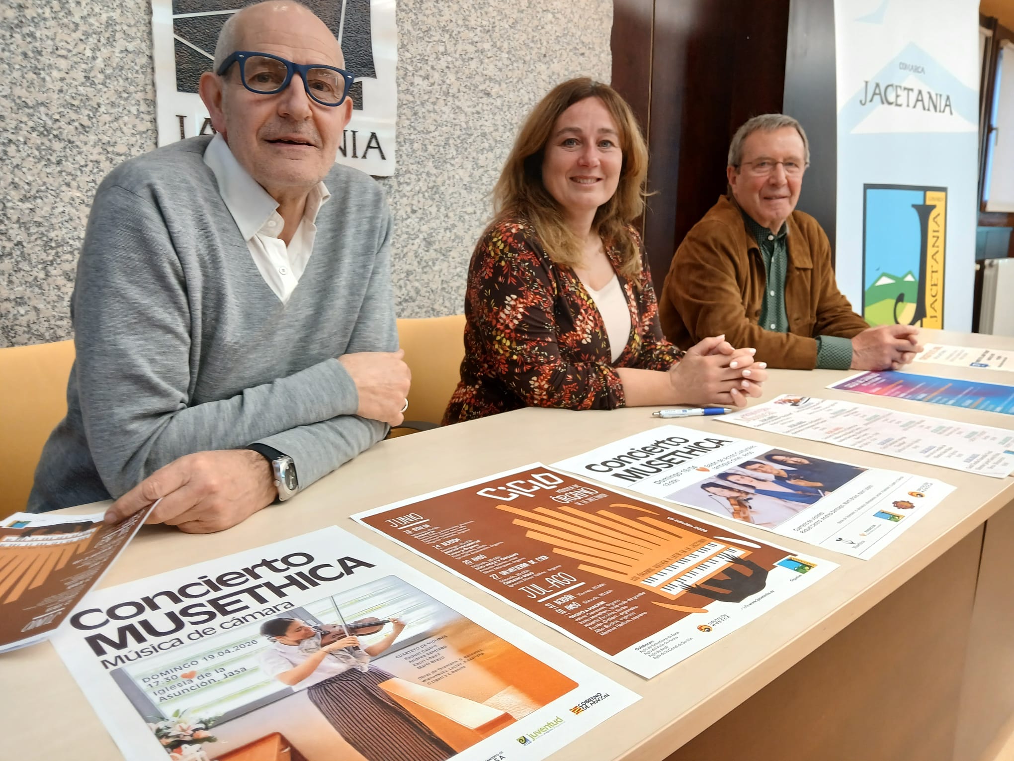 Como gran novedad, aparece el Ciclo de Corales en Mayo, que nace del convenio con el Orfeón Jacetano