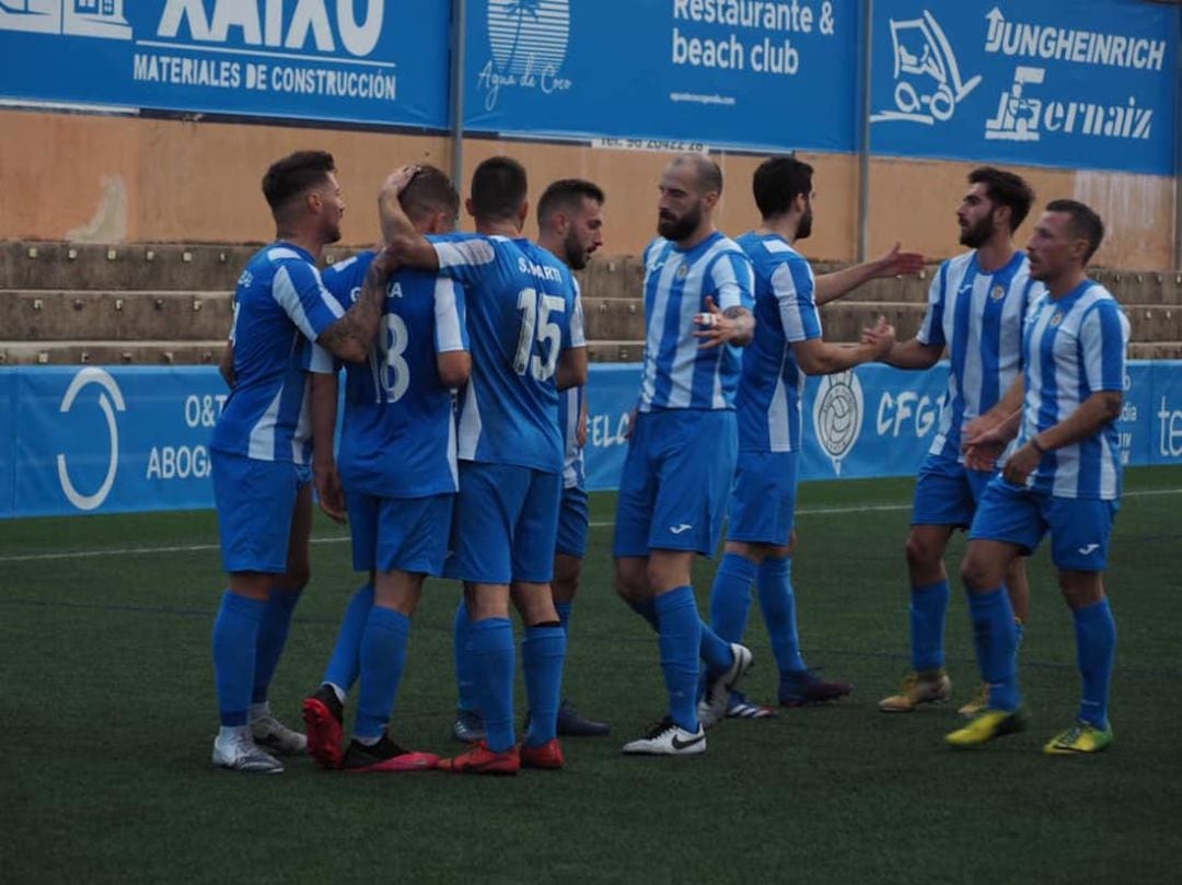 Los jugadores del CF Gandia celebran la victoria