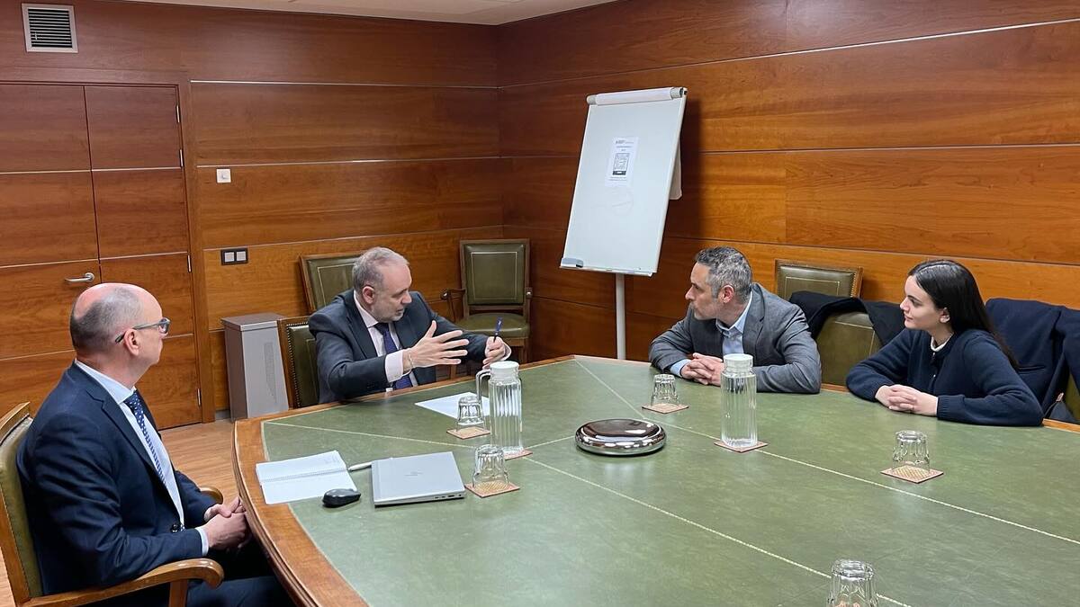 José María Porras, alcalde de Griñón, reclama un tren lanzadera para reabrir la estación ferroviaria