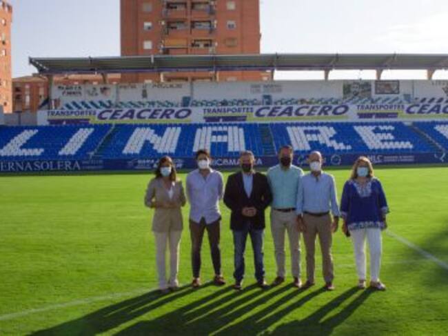 Noelia Justicia, Jesús Medina, Raúl Caro, Javier Vallejo, Pedro Cintero y Ángeles Isac.