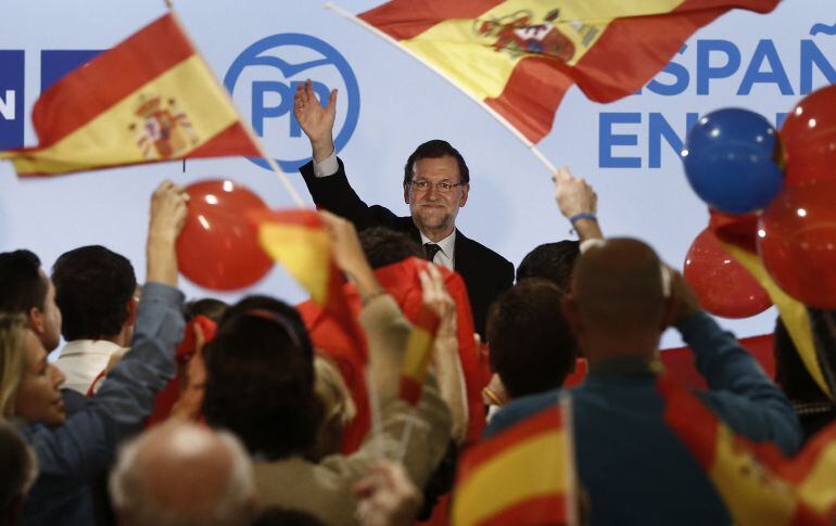 El líder del PP en un acto de campaña el día que anunció la rebaja del IRPF. 