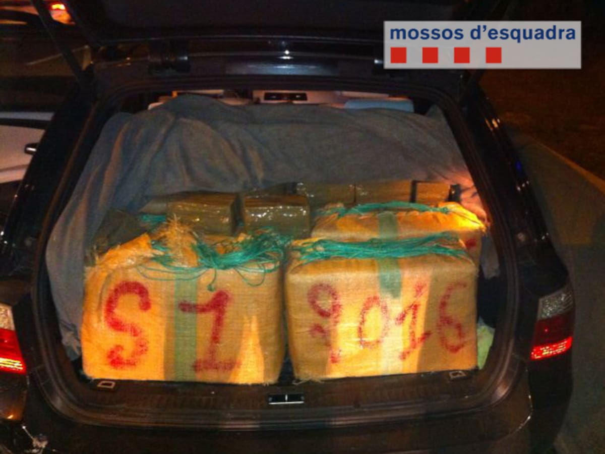 Els Mossos intervenen 608 quilos d'haixix en un cotxe a Castellbisbal