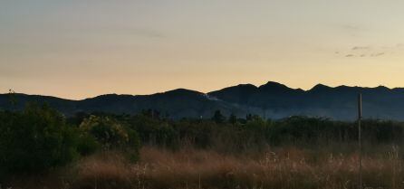 Varios focs de llamas en el Desert de les Palmes