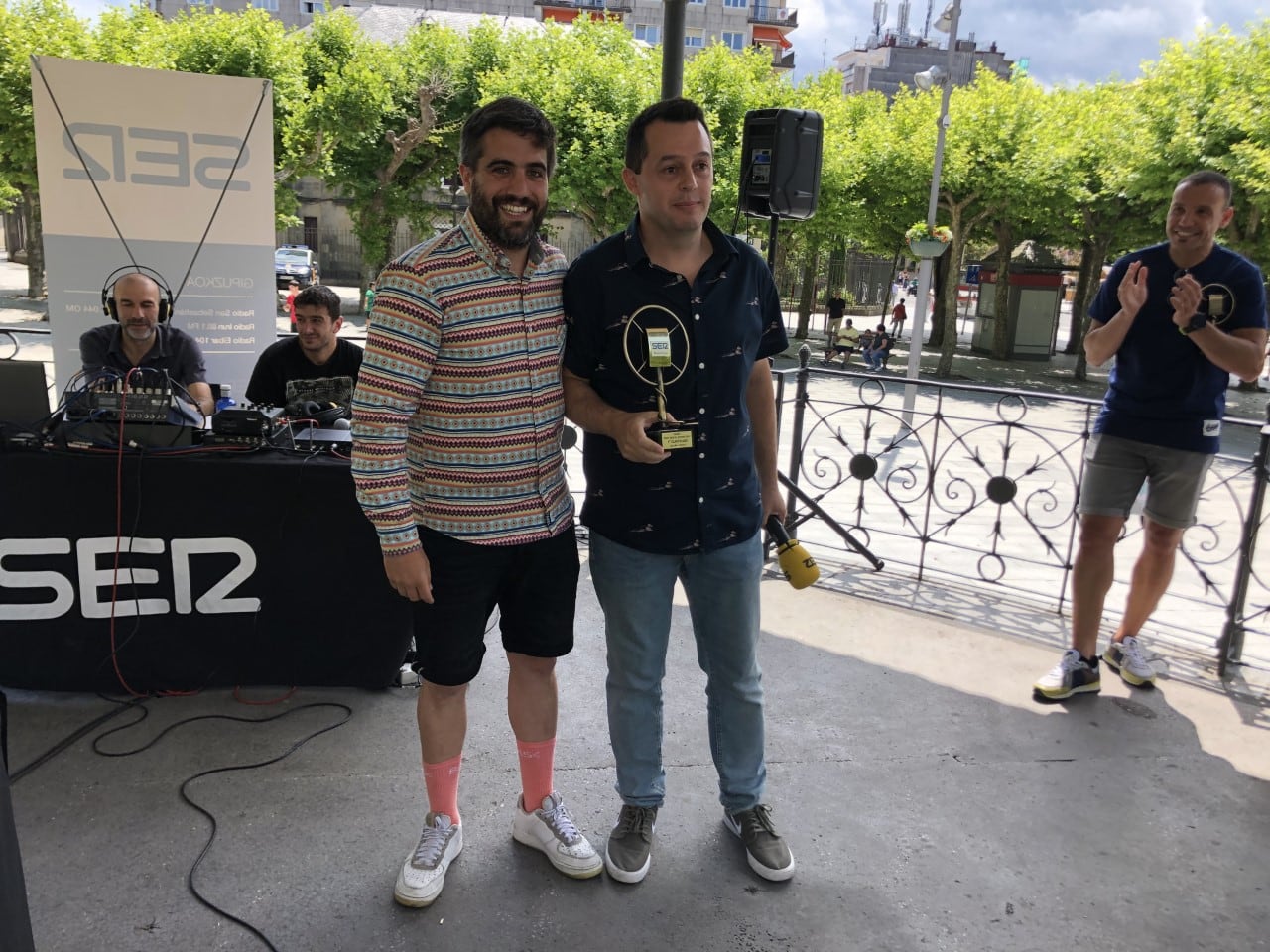 Jacobo Cuétara posa sonriente con Borja Olazabal