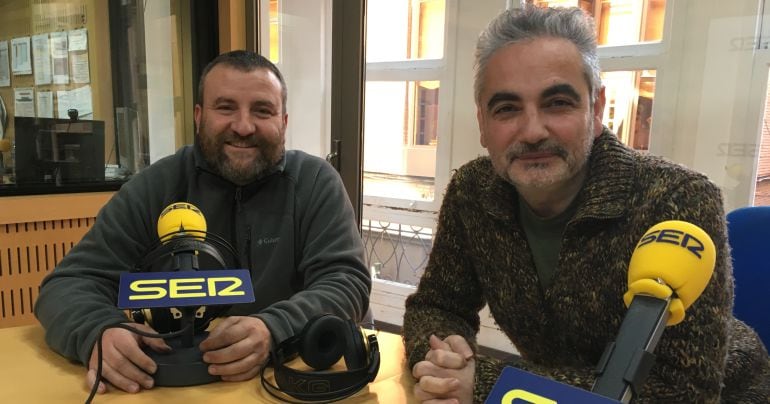 Juan Álvarez y Jorge Gómez en los estudios de Radio Murcia para participar en el programa Hoy por hoy.