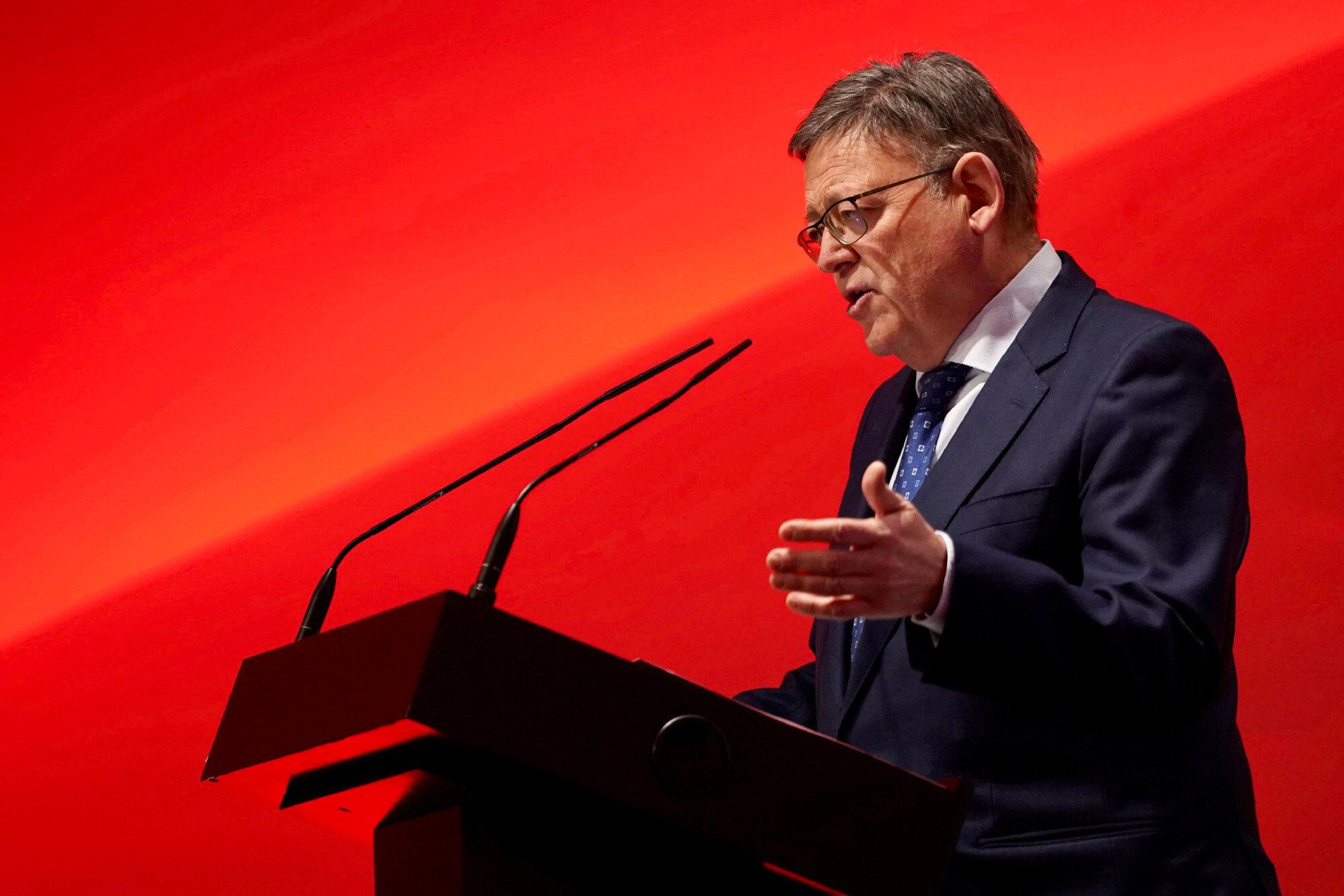 El president de la Generalitat valenciana, Ximo Puig, clausura el acto de presentación de los puntos de asesoramiento sobre fondos europeos GVA Next, en el Auditorio Santiago Grisolía del Museo de las Ciencias Príncipe Felipe, a 13 de febrero de 2023, en Valencia, Comunidad Valenciana (España). GVA Next es una plataforma de los fondos Next Generation en la Comunidad Valenciana que da información y apoyo para acercar nuevas oportunidades de inversión y desarrollo de actuaciones a todos los agentes socioeconómicos valencianos.