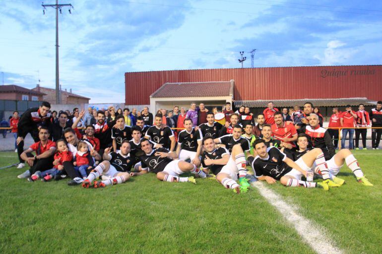 La plantilla del Atlético Peñafiel.