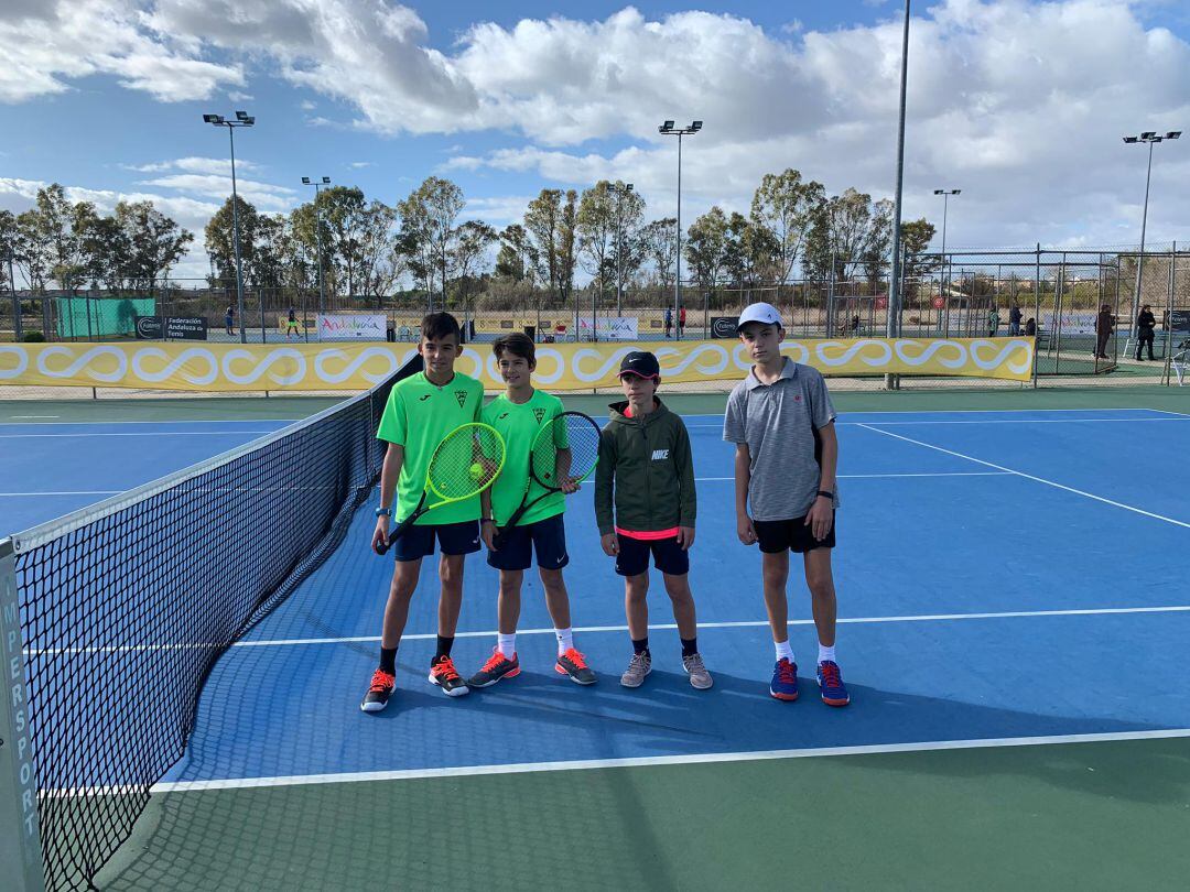 Antonio Manuel López y Rubén Germán, a la derecha junto a sus rivales en las semifinales