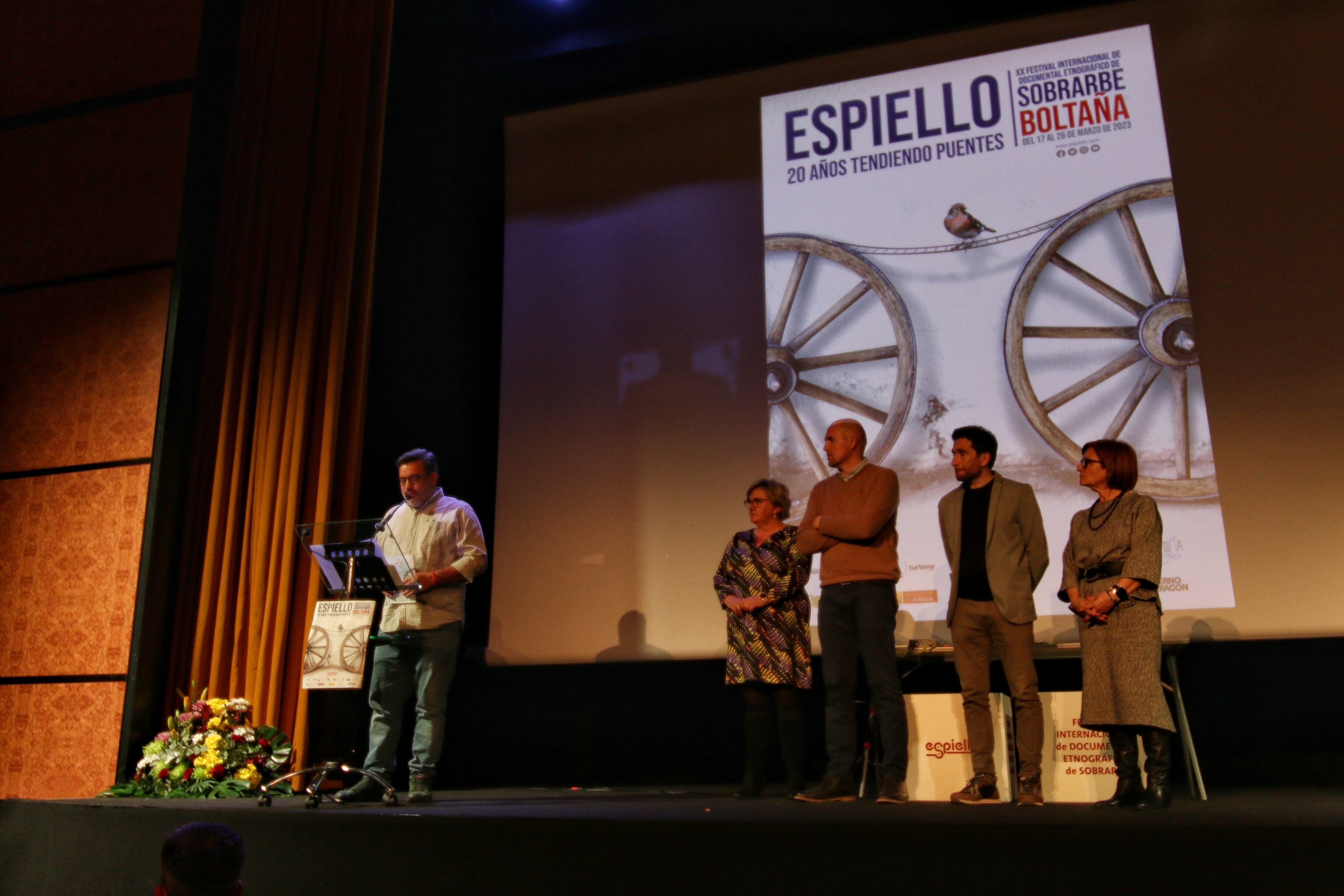 Momento de la inauguración de Espiello