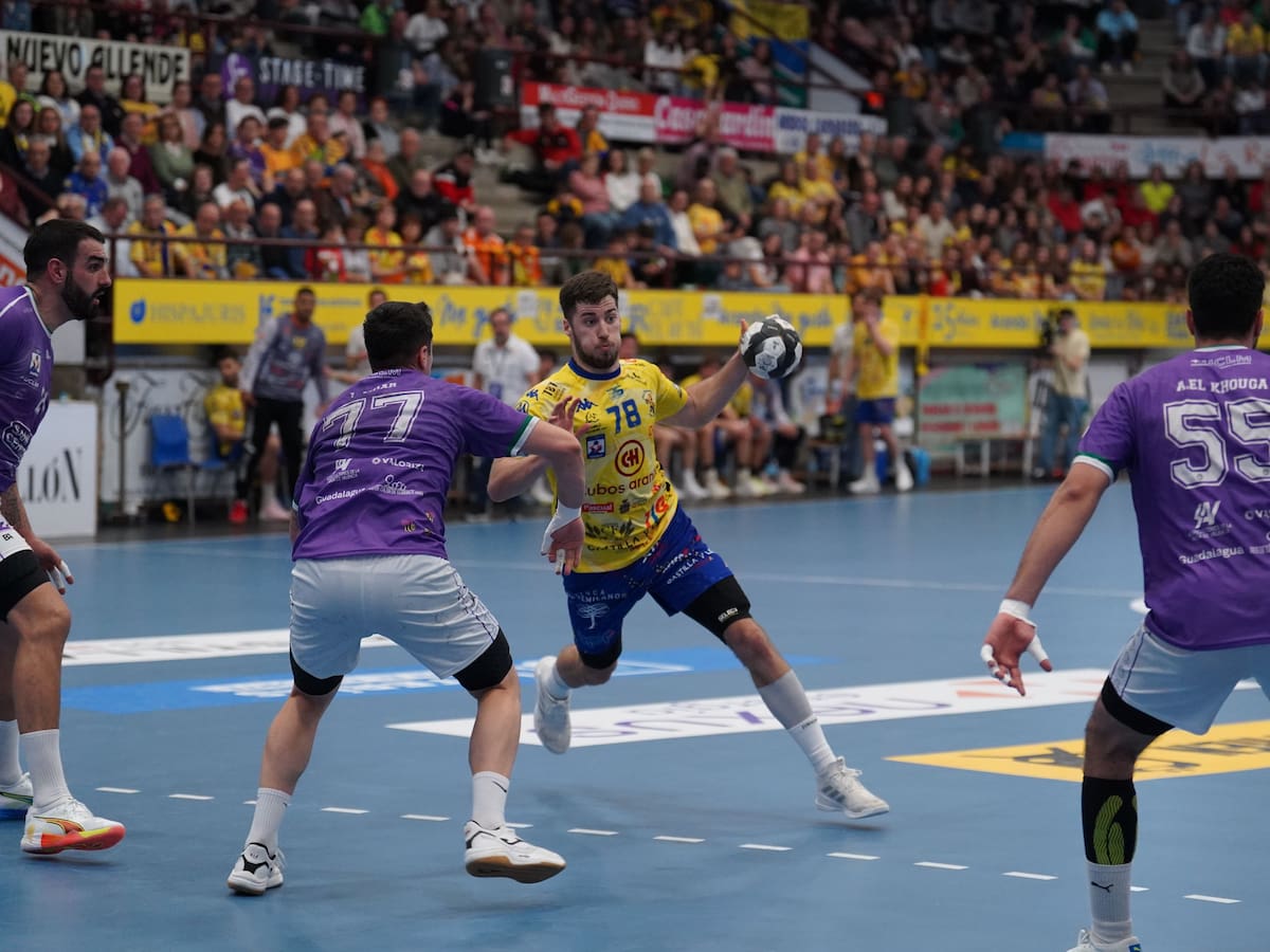 El Villa de Aranda vence un duelo clave y vuelve a sonreír