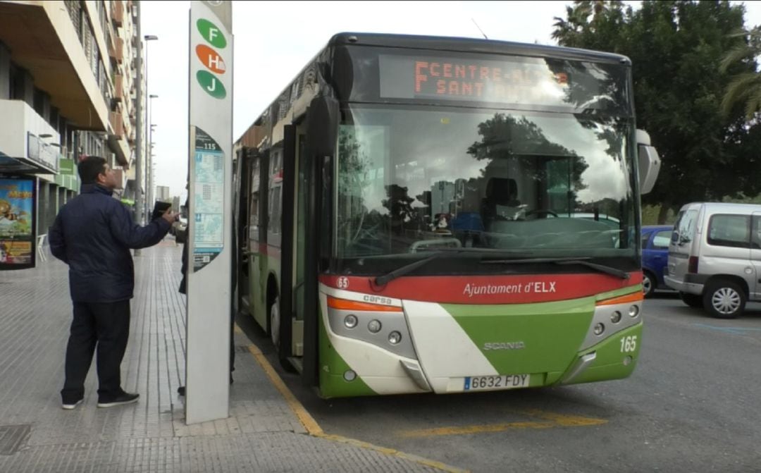 Imagen de un autobús municipal