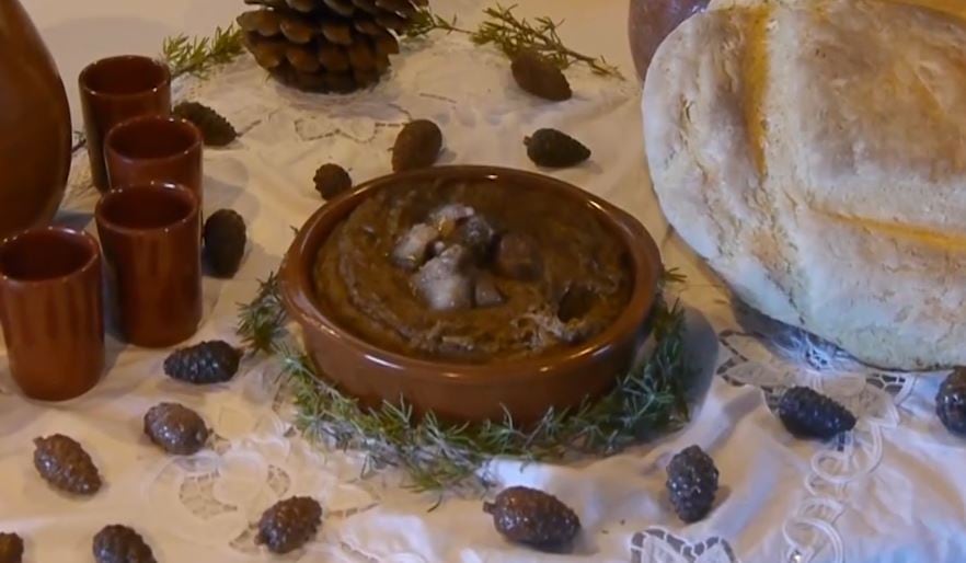 El concurso de morteruelo de Villar del Humo (Cuenca) se celebra cada mes de agosto.