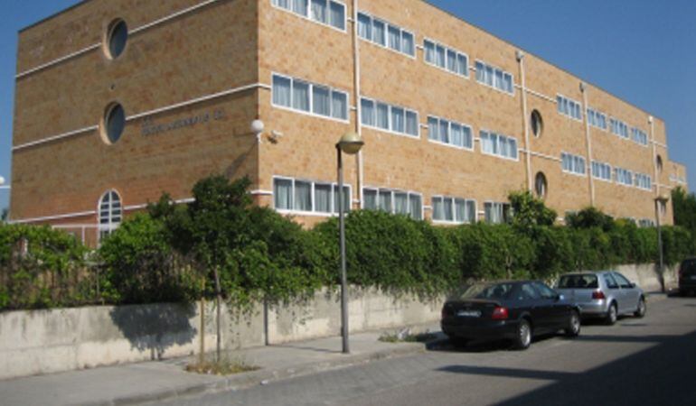 C's denuncia la falta de iluminación en los accesos a colegios e institutos locales