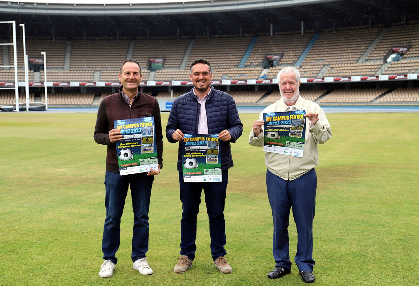 Jesús Alba junto a los responsables de Campus