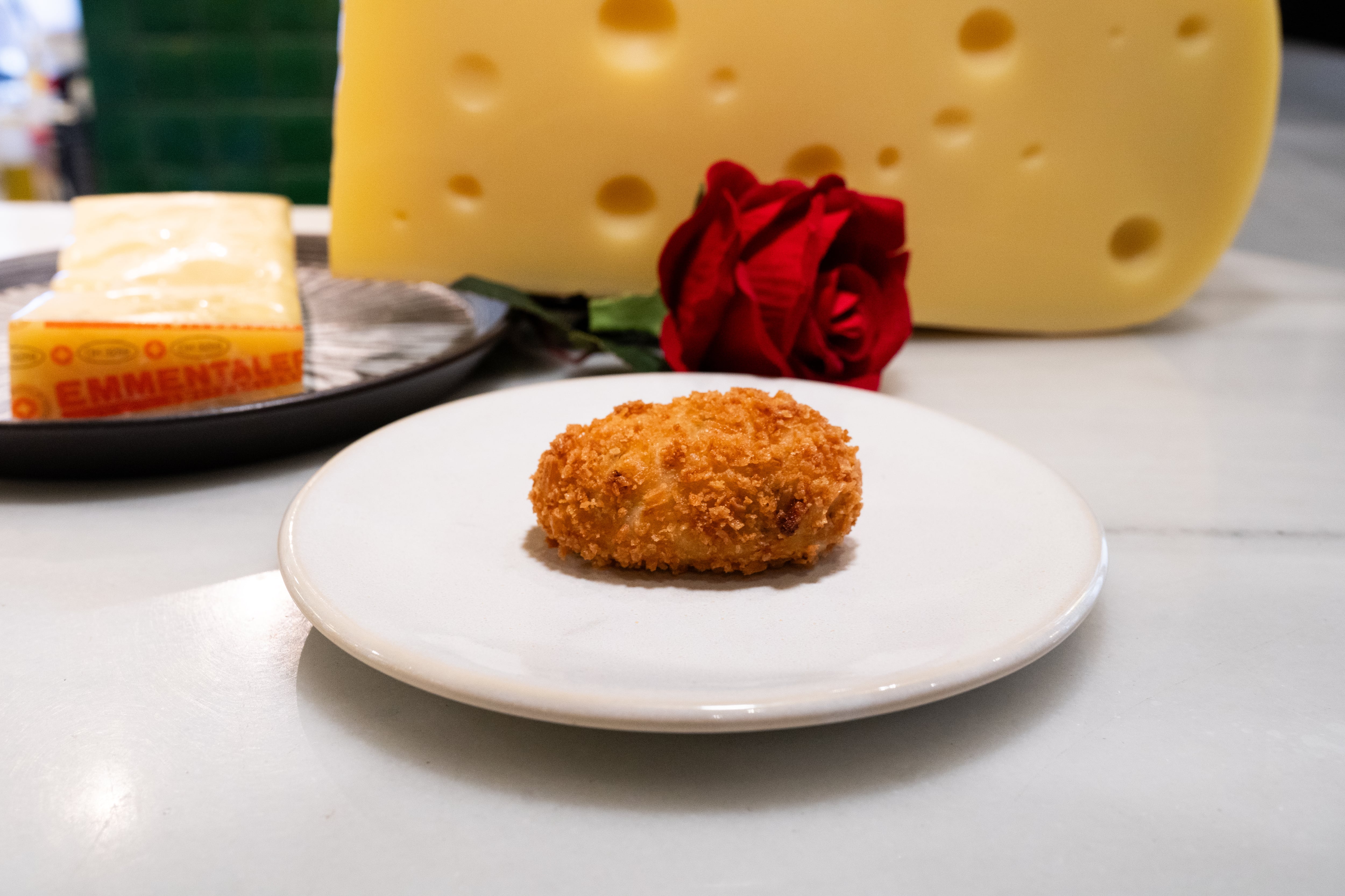 Croquetas de cecina con queso Emmentaler AOP