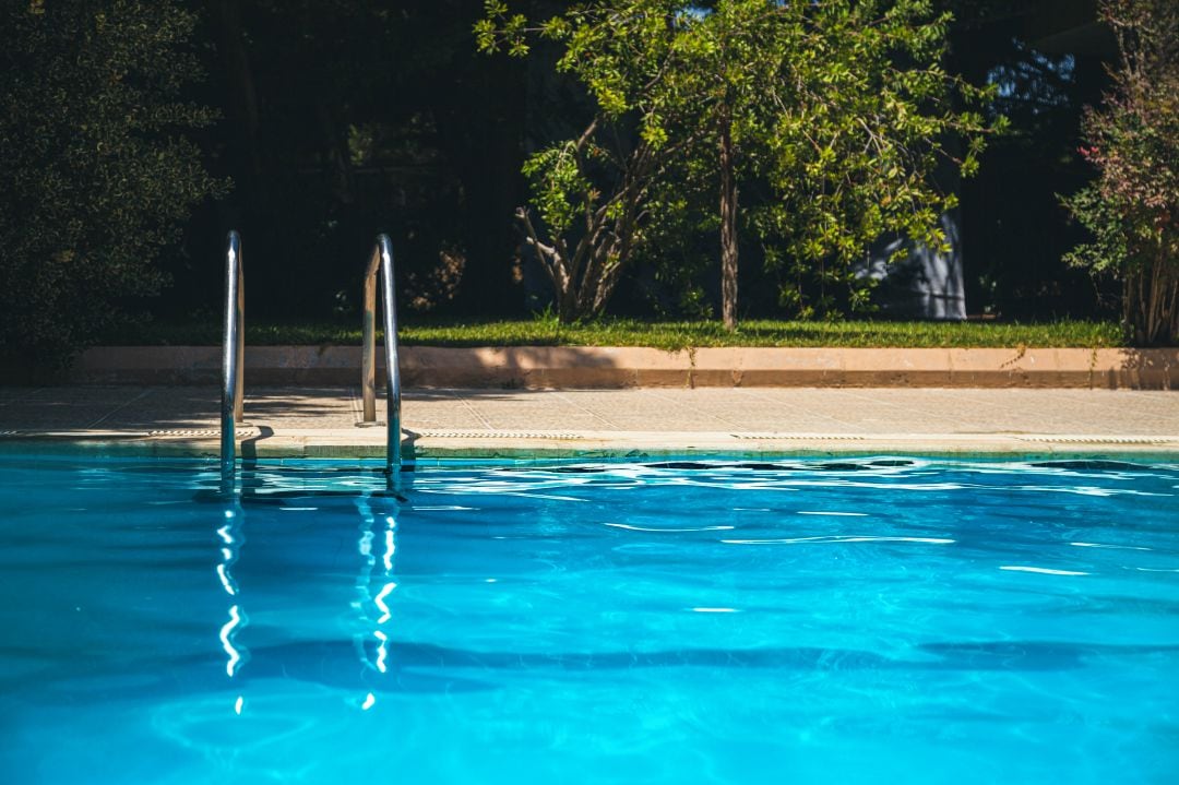 Piscina de una comunidad de vecinos